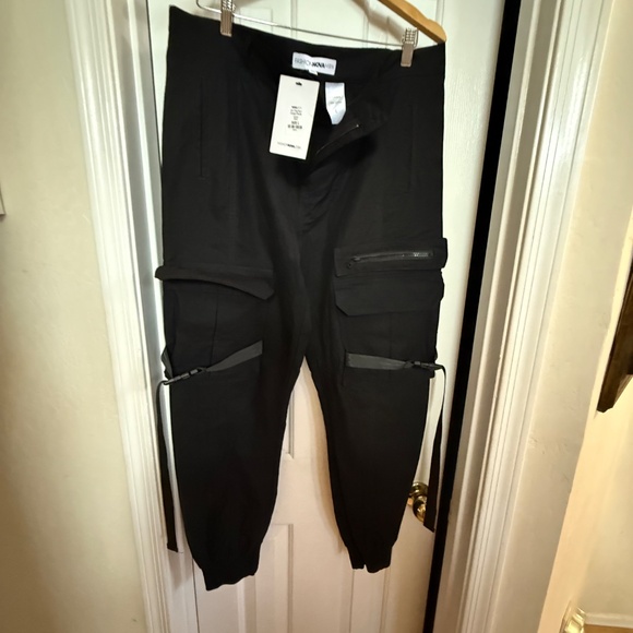 Fashion Nova Men Black On The Run Cargo Straps Pants SZ L - Picture 11 of 12